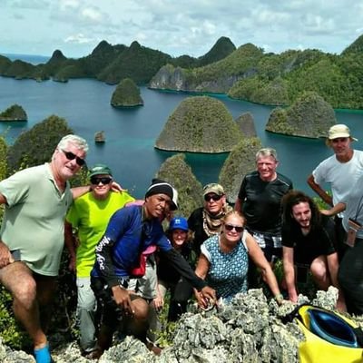 IMFO TOUR AND TRIP RAJA AMPAT
(ABNER TRAVEL)