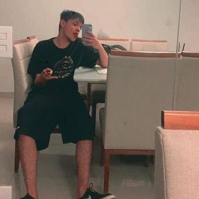 moquinha27's profile picture. moks