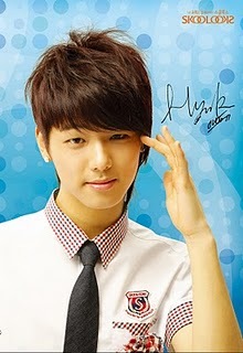 a student from USM
avid fan of CN BLUE specially Kang Min Hyuk
love's to eat CHOCOLATE'S