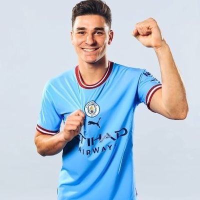 •jugador de Manchester city 💙
.ex jugador de River plate
•31/1/200 22años
•9/12/18 25/12/21/10/7/21 18/12/21
•te amo Julián sos mi vida
•agunate River❤️🐔