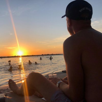 blitzfrog's profile picture. The entire world is laughing at Donald Trump right now