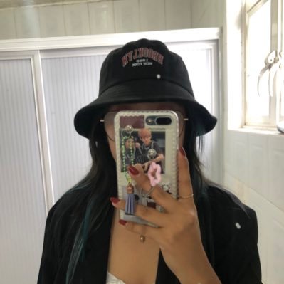 YoRebechz's profile picture. Instagram: rebechz.loz ♡ Siendo una fangirl since 2013. 11 mil tweets de puro fangirleo.