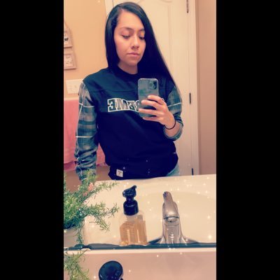 Gladyy007's profile picture. 1.21.2021 🕊🤍2.06.21🕊🤍