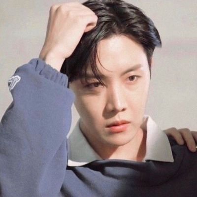 milfsakiss's profile picture. #슈가: another name for love is blue