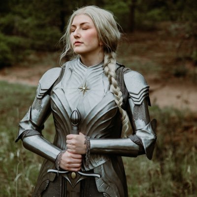 ⚔️Colorado Cosplayer⚔️ she/her IG: @ laurendoescosplay 865k on tiktok all things LotR, Star Wars, GoT, and general nerdery email: laurendoescosplay@outlook.com