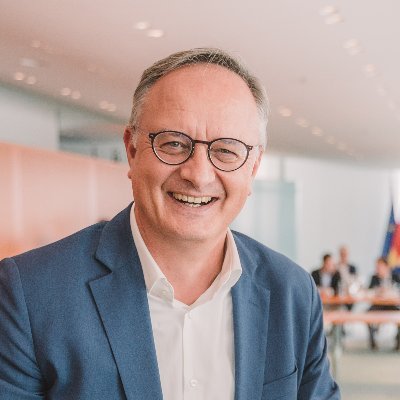 Landesvorsitz @spdbawue, Fraktionsvorsitz @spdlandtagbw | Landtagsabgeordneter im Landtag von Baden-Württemberg für den Wahlkreis #Heidenheim.