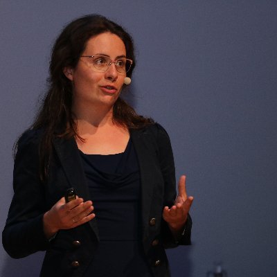 CharVogelbusch's profile picture. PhD @TUDresden, Theoretical Physics, Networkdynamics
Studied impact of walking on shared mobility 
loves science communication, esp. science slams