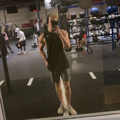 jake200019's profile picture. || ΑΣΦ || Head in the clouds