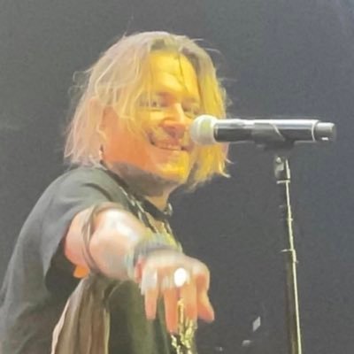 deppsv's profile picture. #istandwithjohnnydepp     ig:deppsv                                       tiktok:deppsv