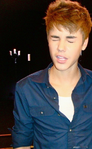 Justin Bieber is fucking sexy. Enough said. 
#teamfollowback
