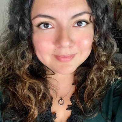Mexicana,ejecutiva, madre, comprometida con el mundo.