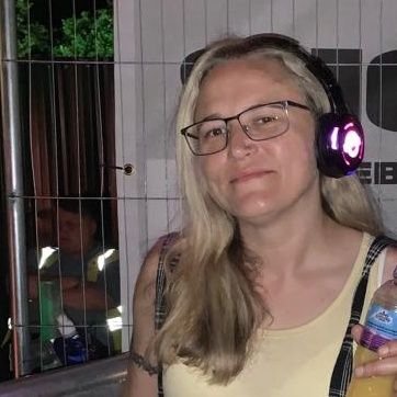 Leona9949's profile picture. Pretty much just comps on here! Proud Scottish 🏴󠁧󠁢󠁳󠁣󠁴󠁿 Scouser 🌈