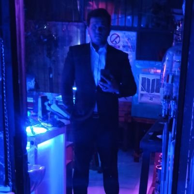 00zwizard's profile picture. truth is just a matter of your perspective 
(progamer)
(تُرَّهات نویس)
metalhead🎸
#crazyfrens