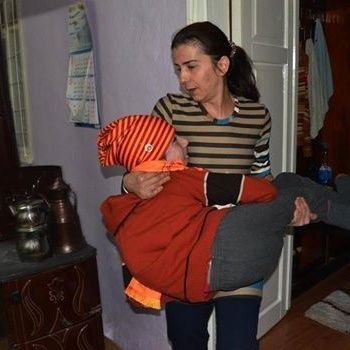 24 yaşındayım engelliyim annemle yaşıyom küçük dünyamda Galatasaray lıyım her takip bi umut 🎈