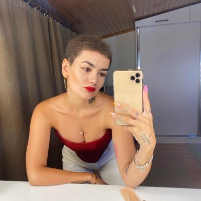 puderlerden's profile picture. Komikliğimiz kalmamıştır.