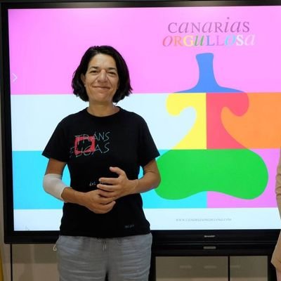 Feminista yactivista lgbti, de las que cree que otro mundo es posible.