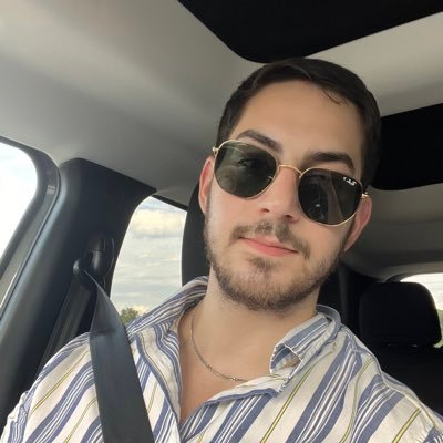 plantoux's profile picture. Writing ✶ Boston ✶ Literature enthusiast ✶ Cat dad