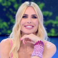 Ilary Blasi out of context (@ilaryblasi_ooc) 's Twitter Profile