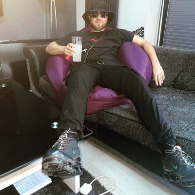 Oliclough's profile picture. 🇾🇪🇾🇪