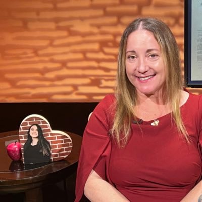 AlhadeffLori's profile picture. 