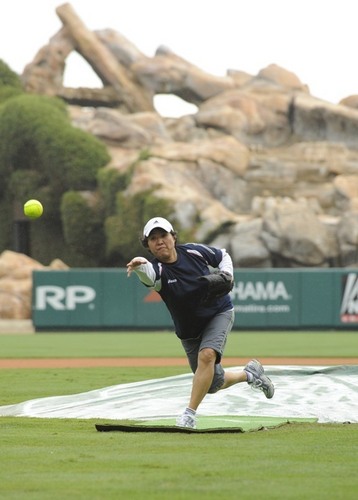 Nickname is T, Japanese TV director covering MLB (W-sox, R-sox, Cubs, O’s, Yankees, Angels, A’s, Rangers, Brewers, Mariners, Giants, Dodgers, Padres, Twins)