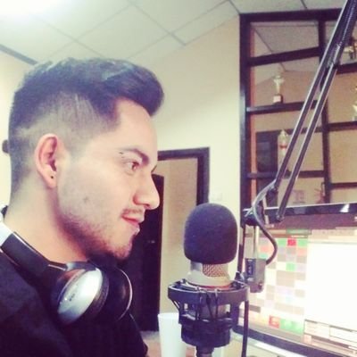 JimmyGuazha's profile picture. Ec 🇪🇨
Mejor amigo 🐕
Lo que nunca puede faltar ☕📻🎙📸