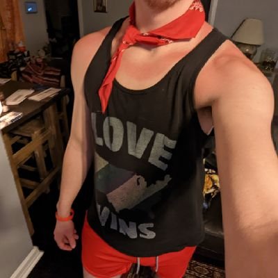 I'm kinda shy until you see my hole. FF obsessed, gaymer, married, open, vers fistpig 😈 hubby @pissandpits