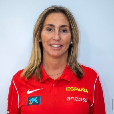 Maestra de Ed. Infantil y Ed. Física, entrenadora de Baloncesto y madre orgullosísima de un equipazo de 4 cracks. #Smile