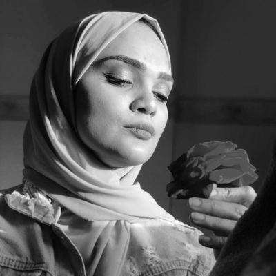 Chemical engineer 💕
الخير كله في الرضا فإن استطعت فارضَ، وإن لم تستطع فاصبر.
- عمر بن الخطاب