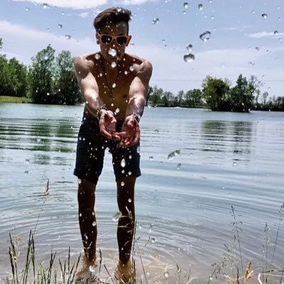 j_djesca's profile picture. Que dire que dire 🤔