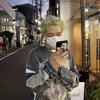personal account that can be switch to be a fangirling account kkk~