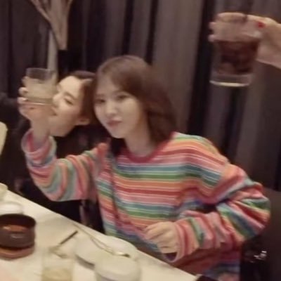 blueforange's profile picture. She/they | 💙💛💗💚💜 | Feel free to follow/follback | few months younger than Park Sooyoung