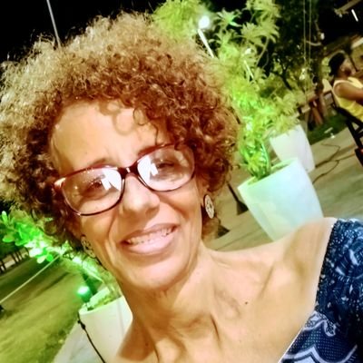 Esquerda pelo povo, pela justiça, pela educação. Nordestina com orgulho. Torcedora do Bahia! Direitos humanos é a prioridade! #ForaBolsonaro