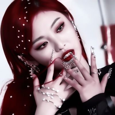 #JAY •She/Her• •interactive• •
•Ateez• •Enhypen• •Tbz• •skz• •txt• •bts•
•I found you and you found me that's all I need to smile• @KamilovesSanie