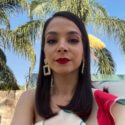 delfinroe's profile picture. Uróloga, amante de los 🐶 y de la comida