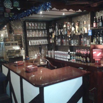 My Bar My Guitar My Family and Sussex. England Rugby & an EndtoEnd/Lejog.
Owner @ https://t.co/tltYDTQR5E