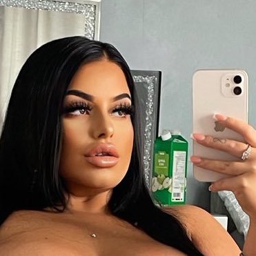 SomogyiTinaa's profile picture. 