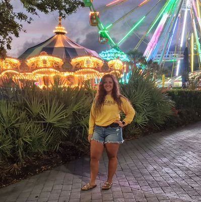 KateRoberts_23's profile picture. :-)