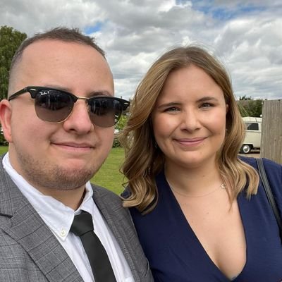 ItsCharloottee's profile picture. Probably wishing I was at Disney World 🏰