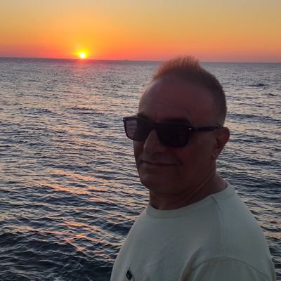 Herkesler doğrudur sen doğruisen
doğruluk bulunmaz sen eğri isen