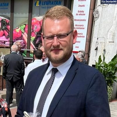 Krótko o mnie: historia, wojskowość, polityka, piłka nożna.