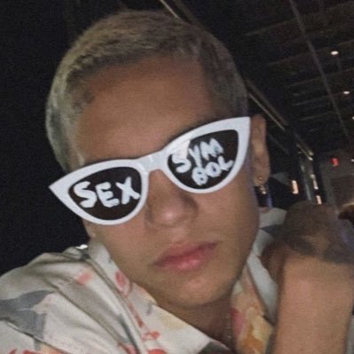 sh1tass_'s profile picture. I 🖤 EMOS | they/them