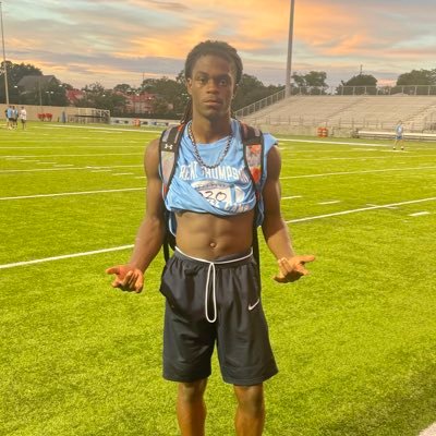 5’8 165 quick receiver with great hands 4.0 Gpa