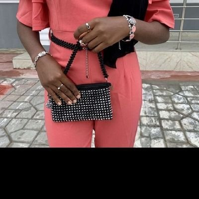 ajhokeherself's profile picture. HANDMADE☆BEADED BAGS☆FASHION☆
Beaded bags😍,chokers😍,interior😍.
For Bookings and enquiries: 08083736315
IG:Crystals_sublimity☆