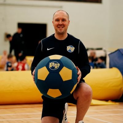 MikeyE_FFF's profile picture. Head Coach @FballFunFactory Train with me at 📍Pentrehafod📍Swansea Uni📍Phoenix Centre