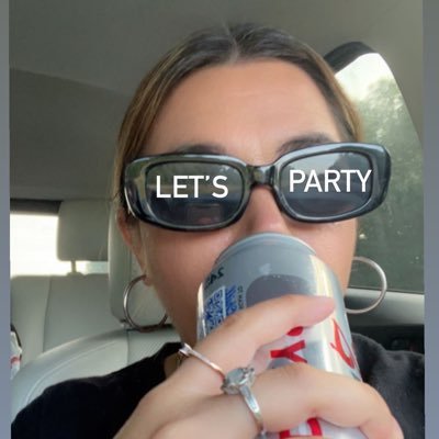 Kodiak_316's profile picture. Cant decide if I want to be a witch or a house wife. 🌱