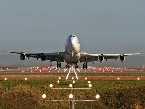 Per tutti gli amanti del volo* Para todos los amantes del vuelo*
For all lovers of flight*Pour tous les amoureux du vol*
Für alle Liebhaber des Fliegens*