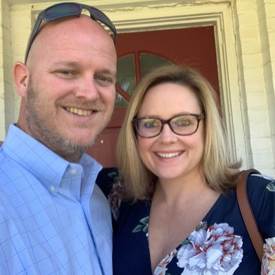 amandabbrown27's profile picture.