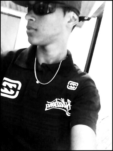 tenta me conhecer pra depois vir me criticar /

bom seria se eu conseguisse falar mas sobre mim , mas cada um conhece o @jeeeh_henrique que merece ! yy