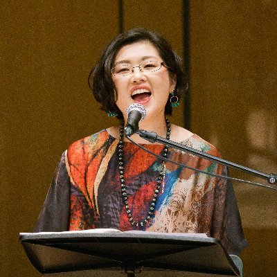 書く弾く歌う。富士山の麓山中湖村民、留学先のブリストルが第二の故郷。洋楽史と日本詩韻律、英国オルガン音楽からの、三浦環、音大生のためのCLIL研究と英語ディクション指導、翻訳（日↔️英）。週末ガーデナー。詩と音楽のコラボレーション集団VOICE SPACEメンバー。東京音楽大学准教授。PhD (Musicology)